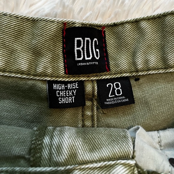 Urban Outfitters BDG distressed shorts - Picture 2 of 5